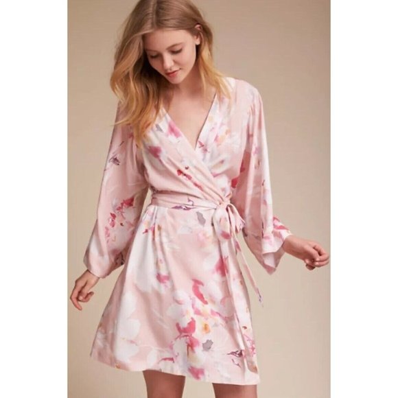 NEW Yumi Kim Morning Light Floral Wrap Robe Size Medium Pink Z388-24